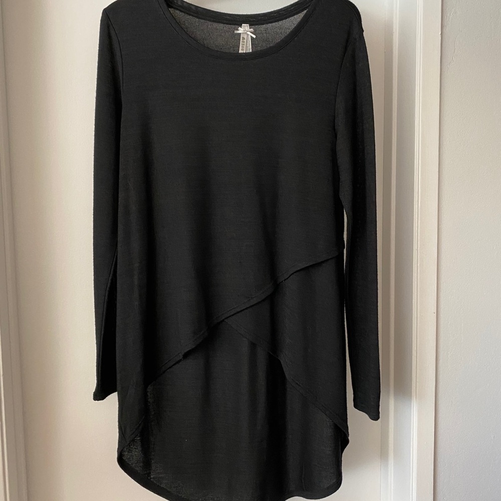 Black Long Sleeve High Low Top Size L